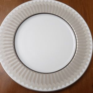 BNNU Haviland dinner plate Victoire pattern